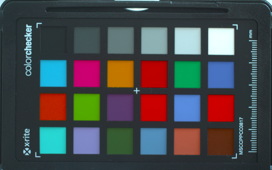 Fig. 116: Color checker with "Custom0" color correction Fig. 116: Color checker with "Custom0" color correction