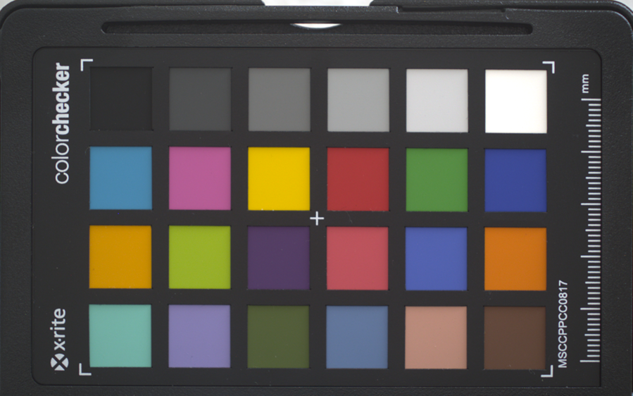 Fig. 108: Color checker target after white balance Fig. 108: Color checker target after white balance
